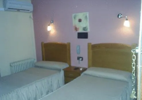 Vivienda Turistica Rural Plaza Guest House Torreperogil